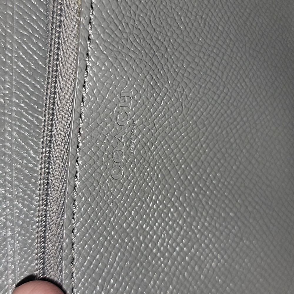 Coach Women's Zip Around accordion Wallet in Pebbled Leather Metallic silver - Picture 7 of 14